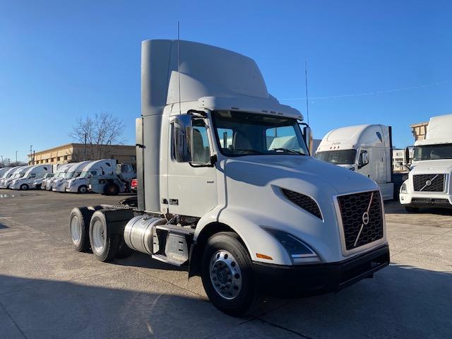 2021 Volvo VNR64T300-9
