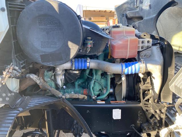 2021 Volvo VNR64T300-12