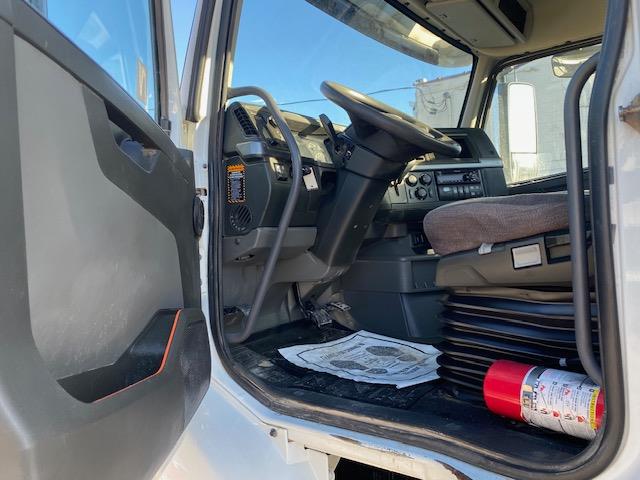 2021 Volvo VNR64T300-14
