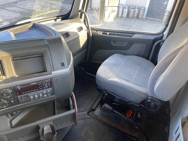 2021 Volvo VNR64T300-22