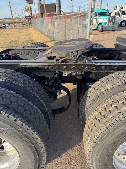 2022 Peterbilt 579-10