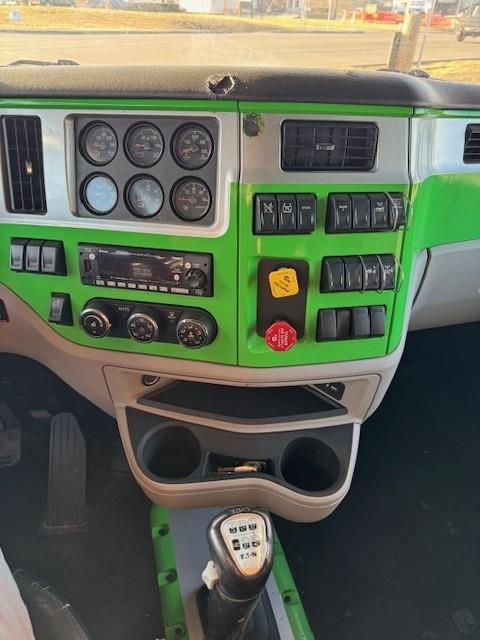 2022 Peterbilt 579-13