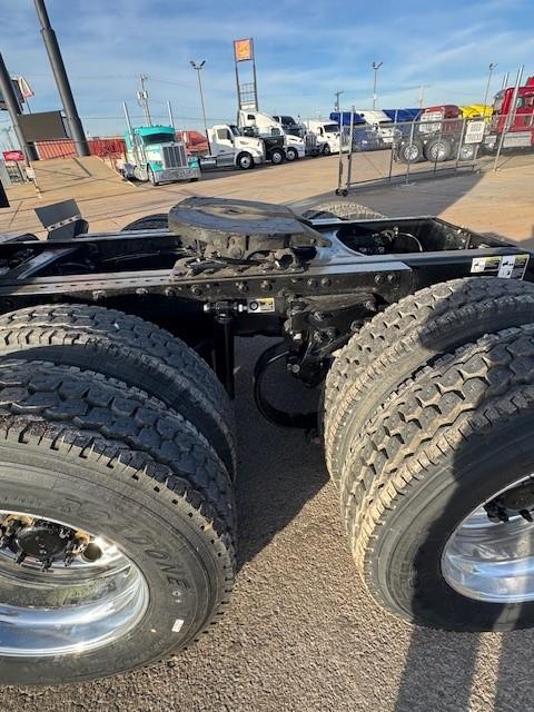 2022 Peterbilt 579-26