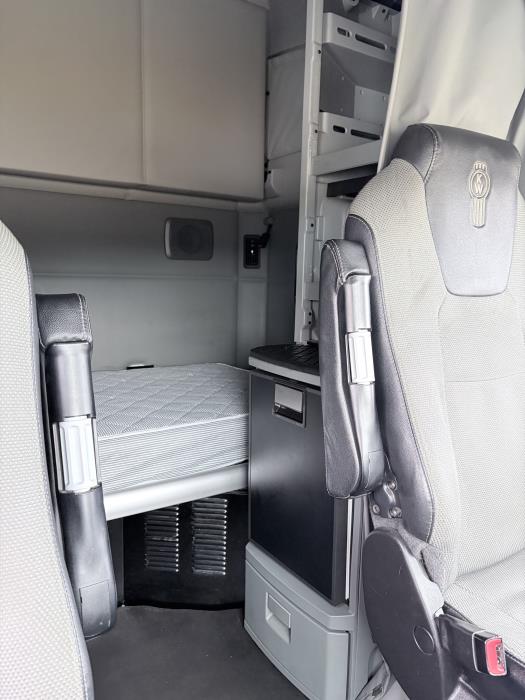 2020 Kenworth T680-13