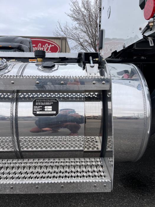 2027 Peterbilt - image 12