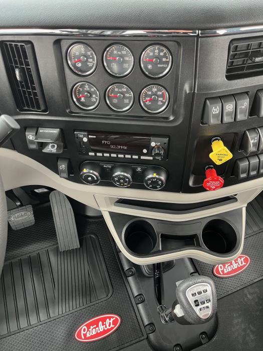 2027 Peterbilt - image 27