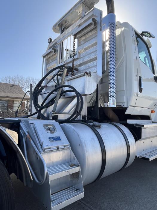 2019 International LT625-5