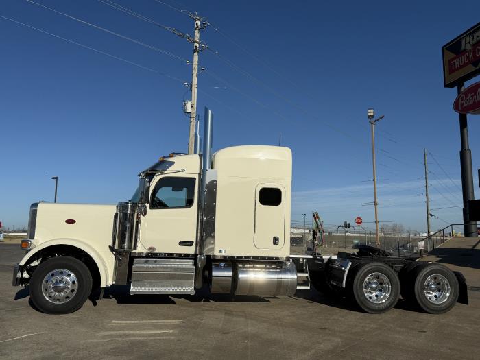 2027 Peterbilt 589-4