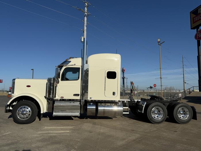 2027 Peterbilt 589-5