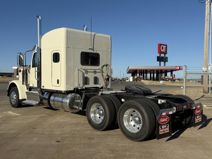 2027 Peterbilt 589-7