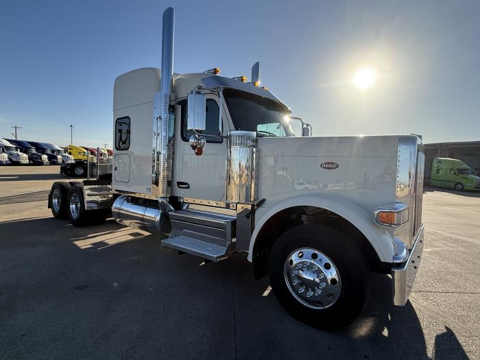 2027 Peterbilt 589-11