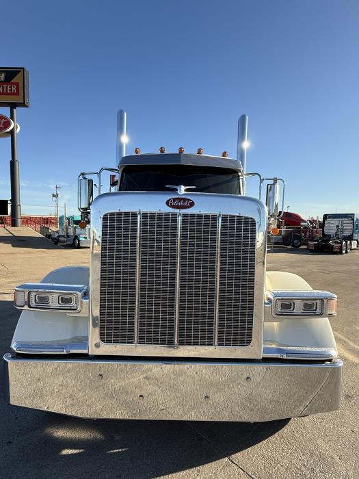 2027 Peterbilt 589-12