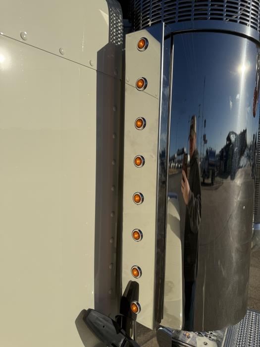 2027 Peterbilt 589-14