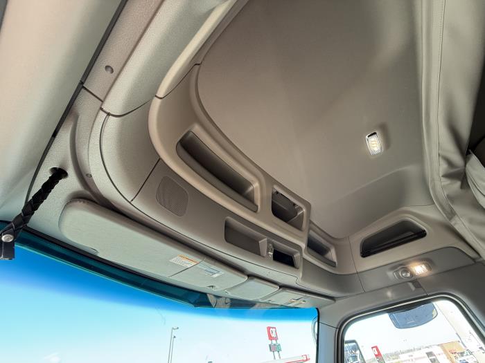 2027 Peterbilt 589-21