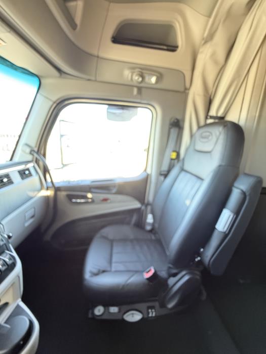 2027 Peterbilt 589-25