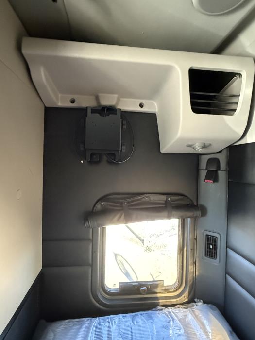 2027 Peterbilt 589-29