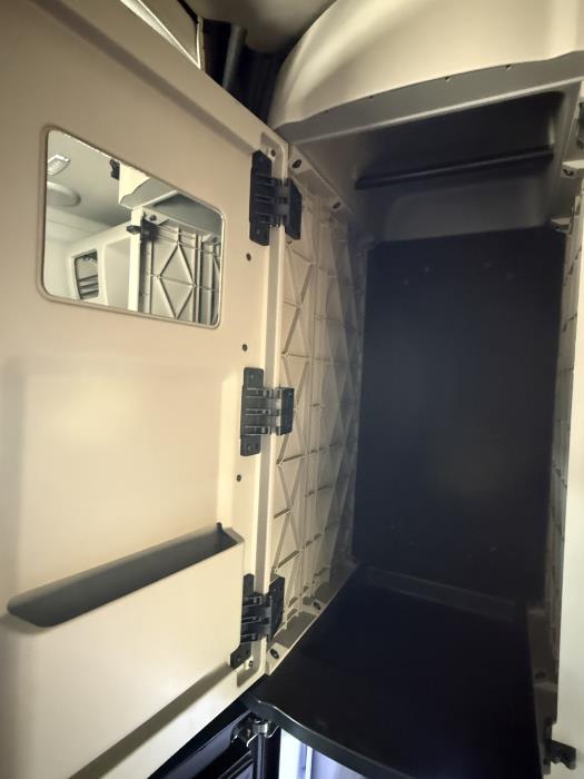 2027 Peterbilt 589-31