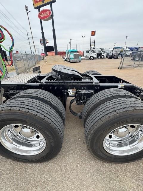 2027 Peterbilt 589-4