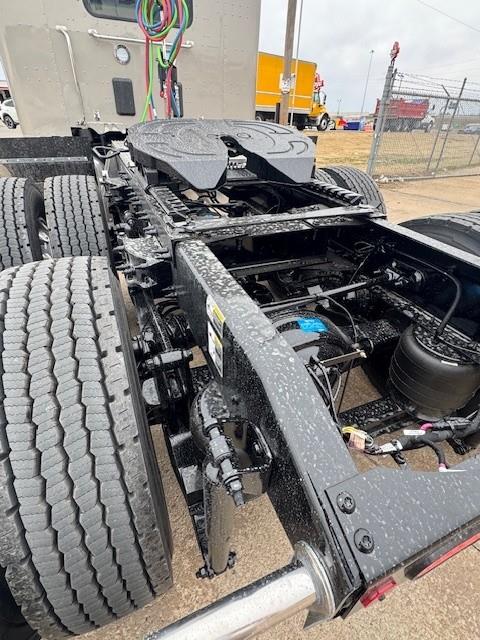 2027 Peterbilt 589-7