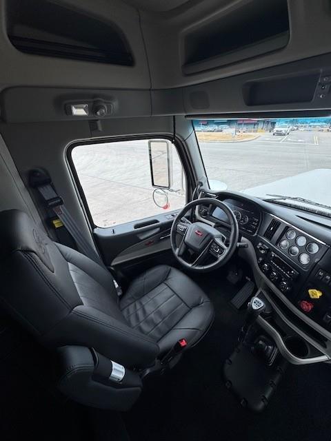 2027 Peterbilt 589-26