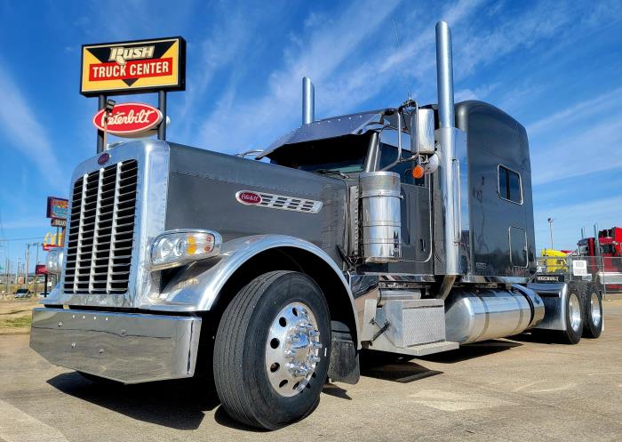 2021 Peterbilt 389-0