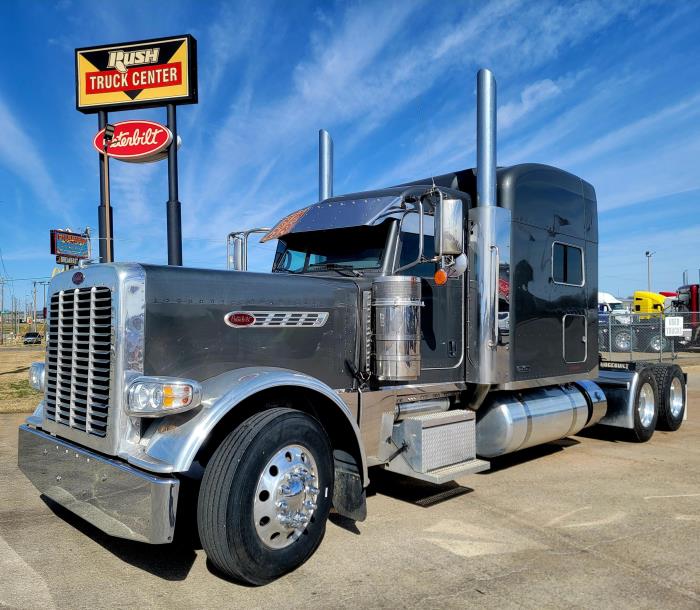 2021 Peterbilt 389-1