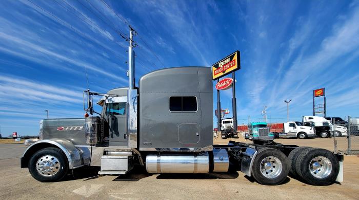2021 Peterbilt 389-5