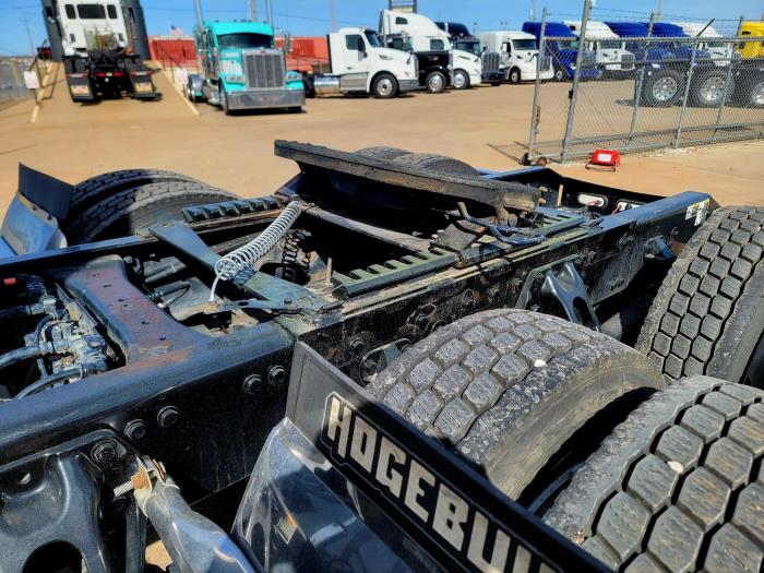 2021 Peterbilt 389-14