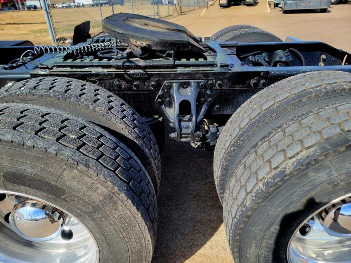 2021 Peterbilt 389-16