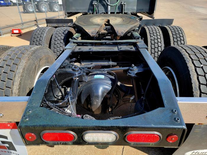 2021 Peterbilt 389-15