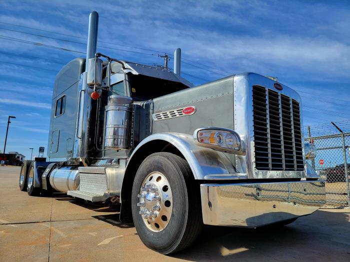 2021 Peterbilt 389-10