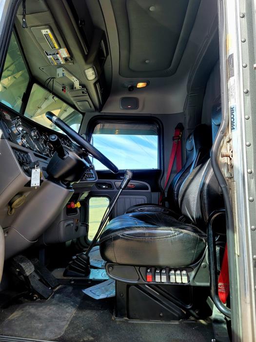 2021 Peterbilt 389-20