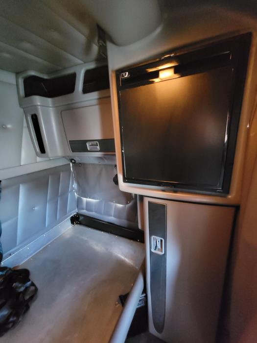 2021 Peterbilt 389-29