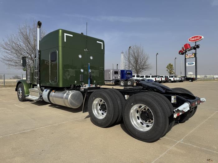 2027 Peterbilt - image 4