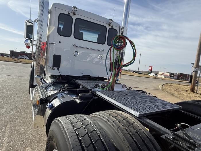 2027 Peterbilt - image 14