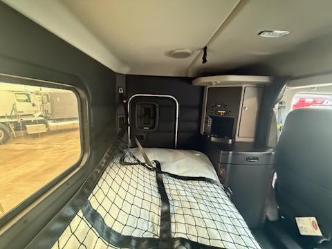 2027 Peterbilt - image 8