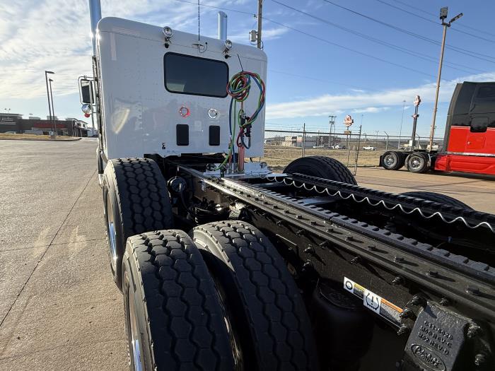 2027 Peterbilt - image 11