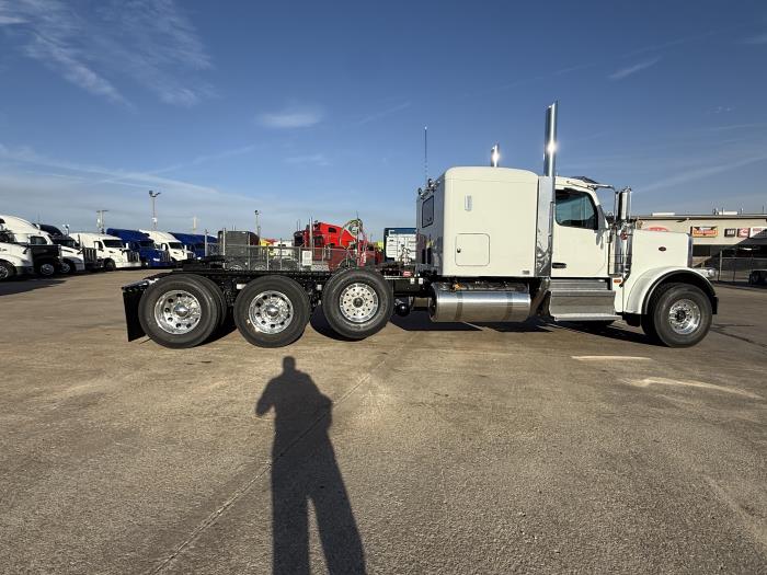 2027 Peterbilt - image 17