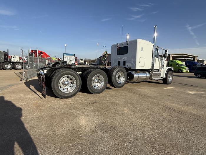 2027 Peterbilt - image 18