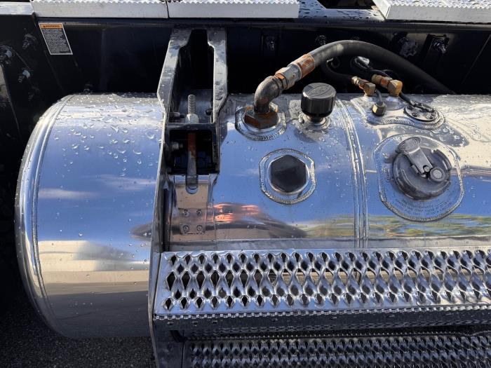 2020 Peterbilt 567-11