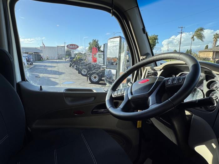 2020 Peterbilt 567-16
