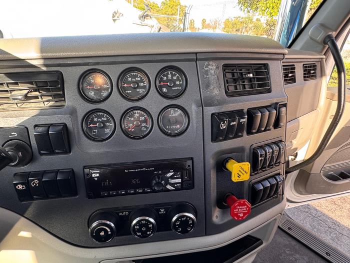 2020 Peterbilt 567-17