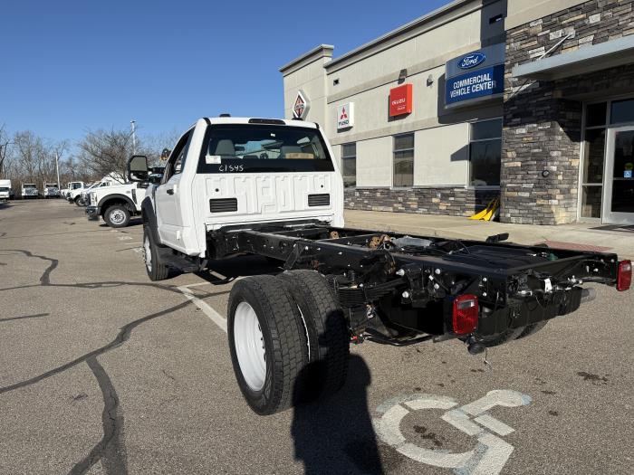2025 Ford F-550-8
