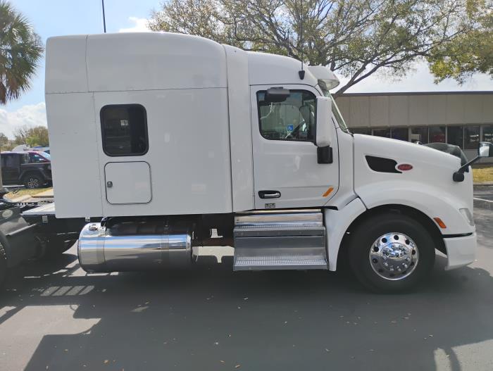 2022 Peterbilt 579 - image 12