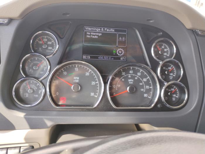 2022 Peterbilt 579 - image 22