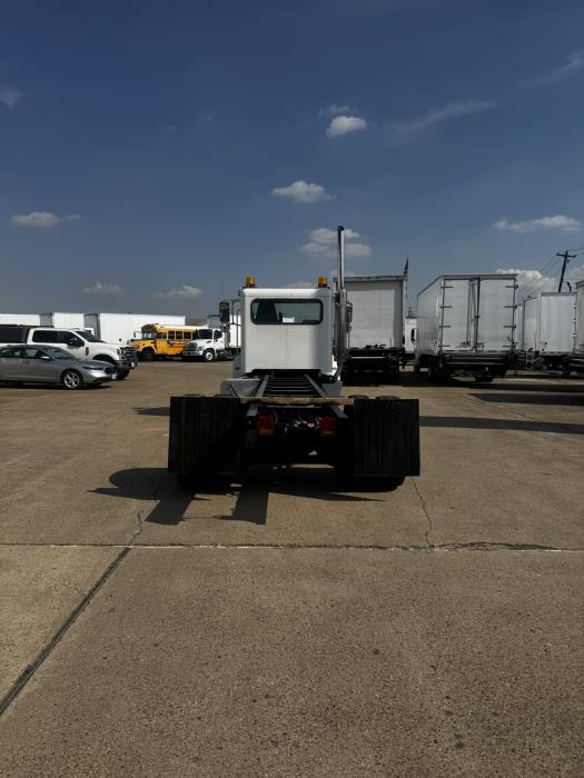 2020 Peterbilt 337-6