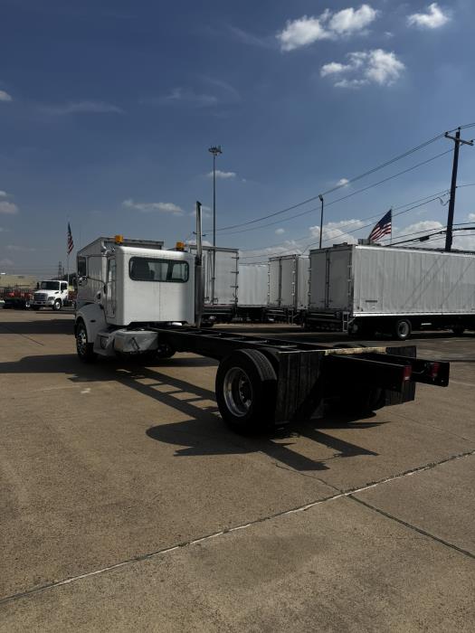 2020 Peterbilt 337-8