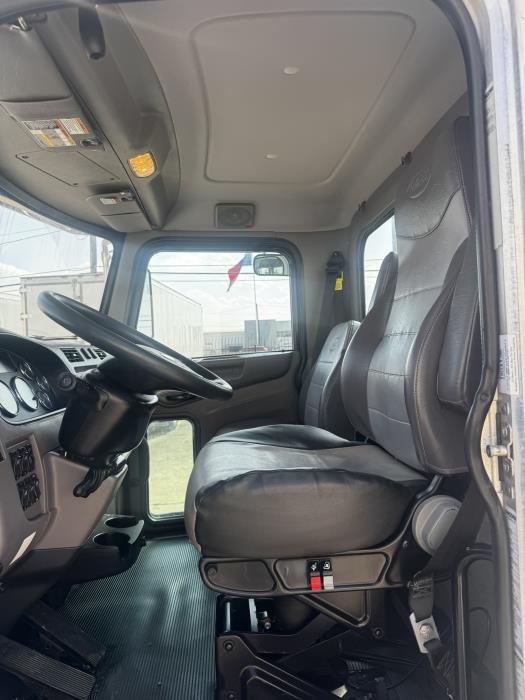 2020 Peterbilt 337-10