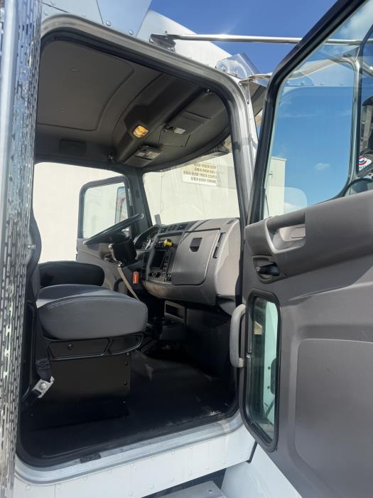 2020 Peterbilt 337-12
