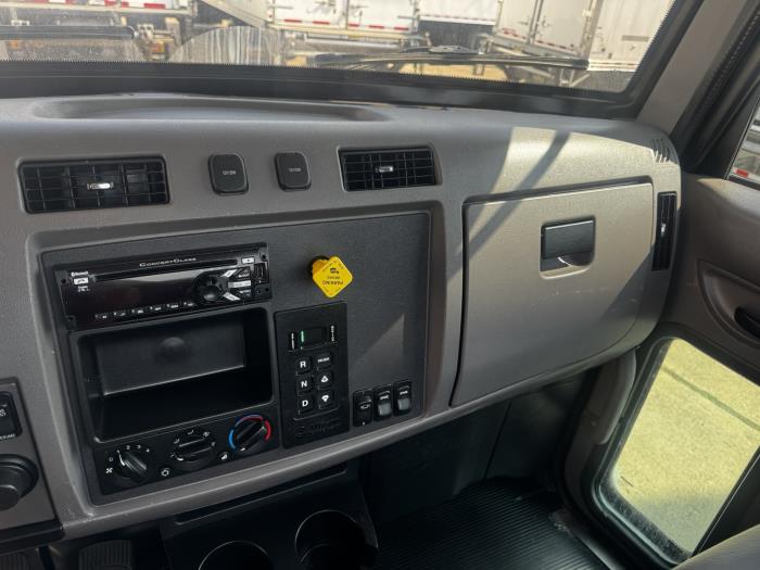 2020 Peterbilt 337-14